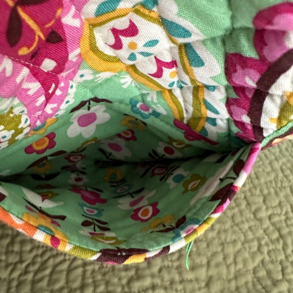 Vera Bradley crossbody purse. - Picture 10 of 11